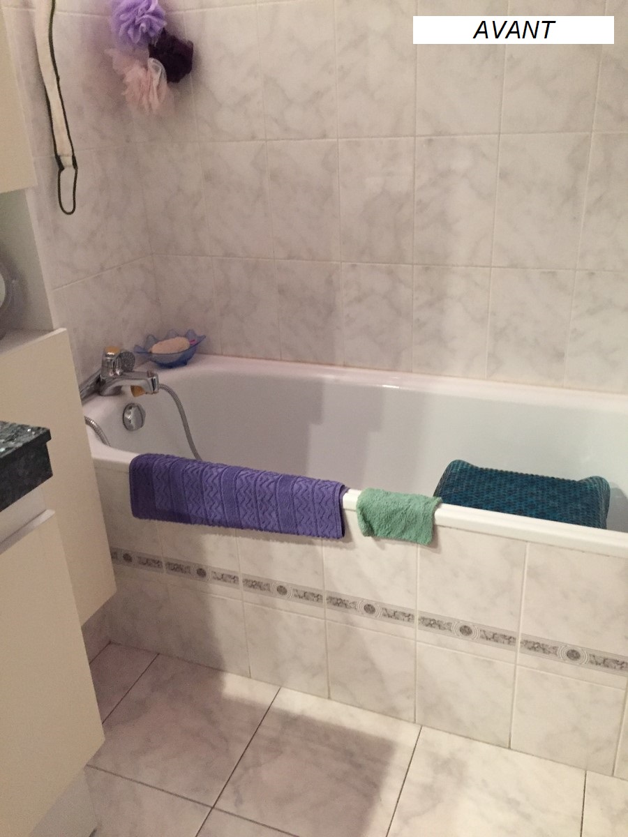 photo avant remplacement de la baignoire par une douche